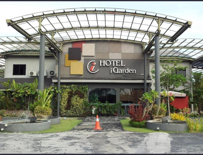 I Garden Hotel Ipoh Buitenkant foto